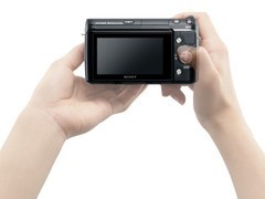 自拍热卖相机 索尼NEXF3套机仅售3800元，画面处理器出色